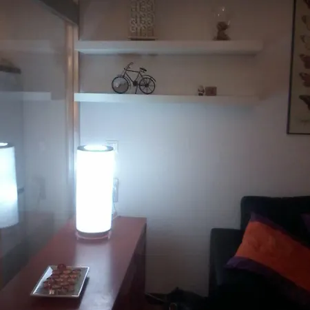 Cozy And Comfortable Studio With Balcony 90 M To The Beach דירה פורטימאו