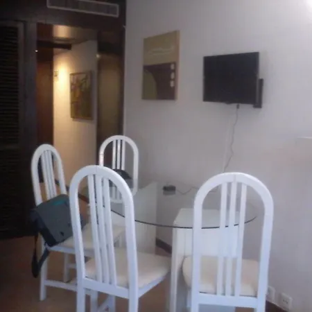 Cozy And Comfortable Studio With Balcony 90 M To The Beach דירה *