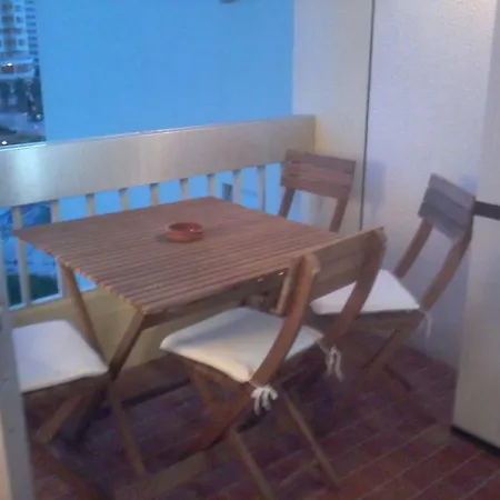 Cozy And Comfortable Studio With Balcony 90 M To The Beach דירה *